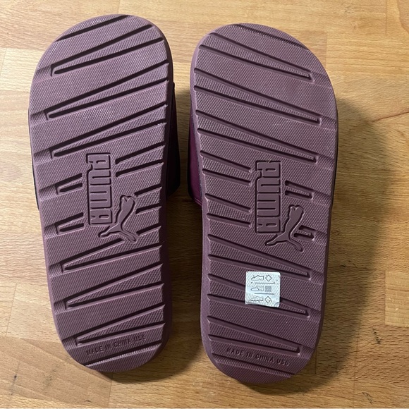 Puma Slides (6.5) - Picture 7 of 8